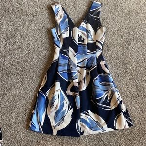 Beautiful Vince Camuto Navy/White Dress